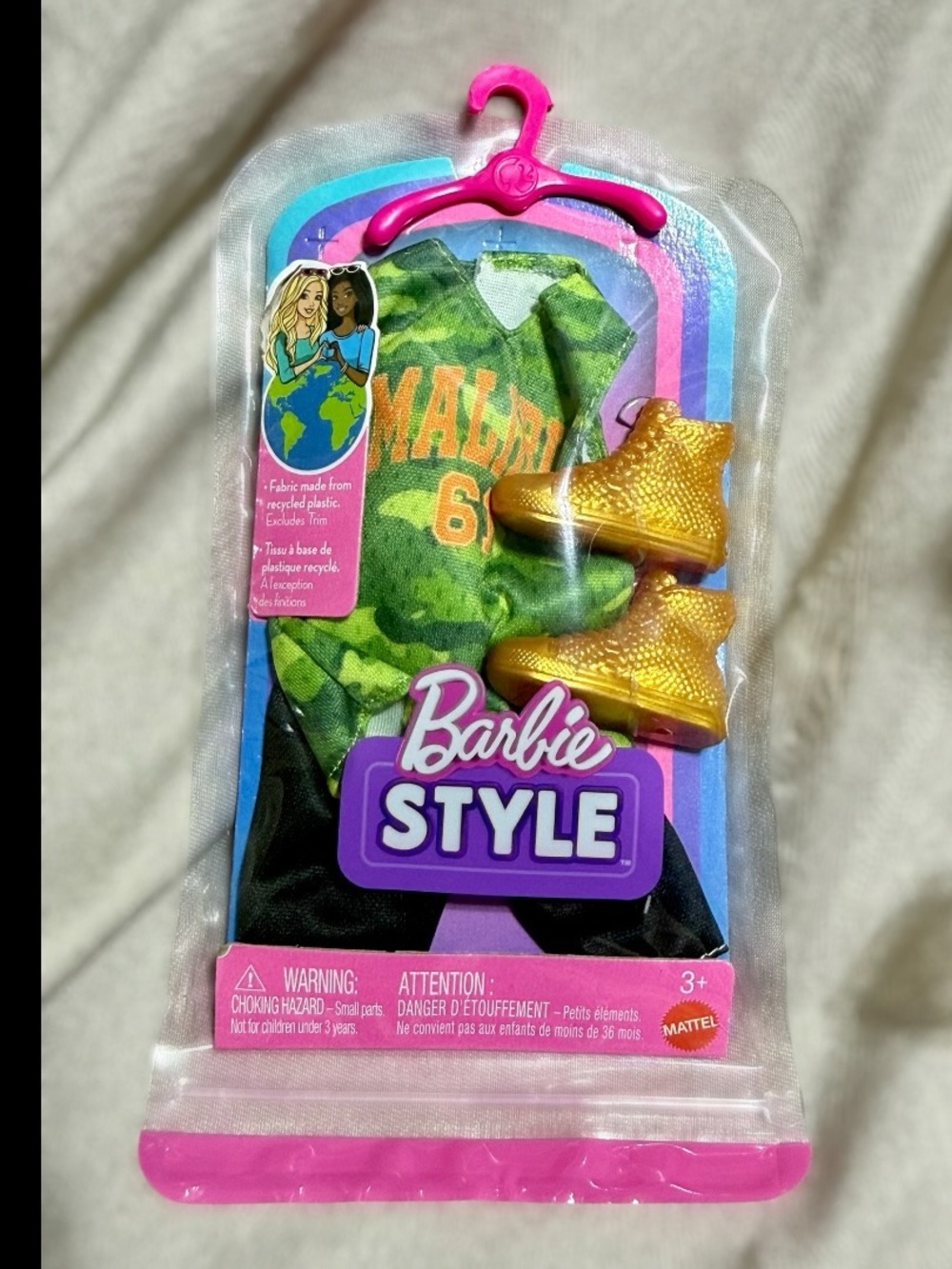 Barbie Style Fashion Pack HYV09 Green “Malibu 61” Jersey Outfit & Gold Sneakers